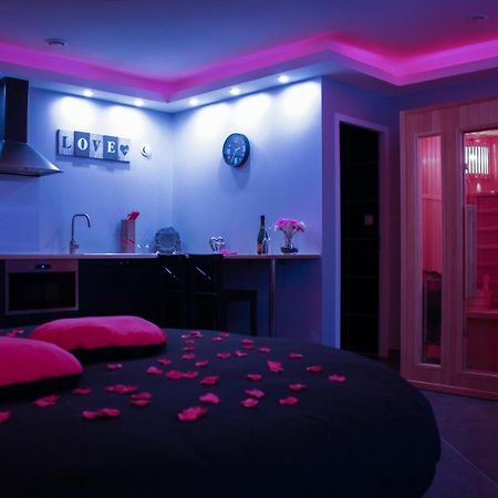 Nuit Vip Spa Sauna Privatif Le Rove Kültér fotó