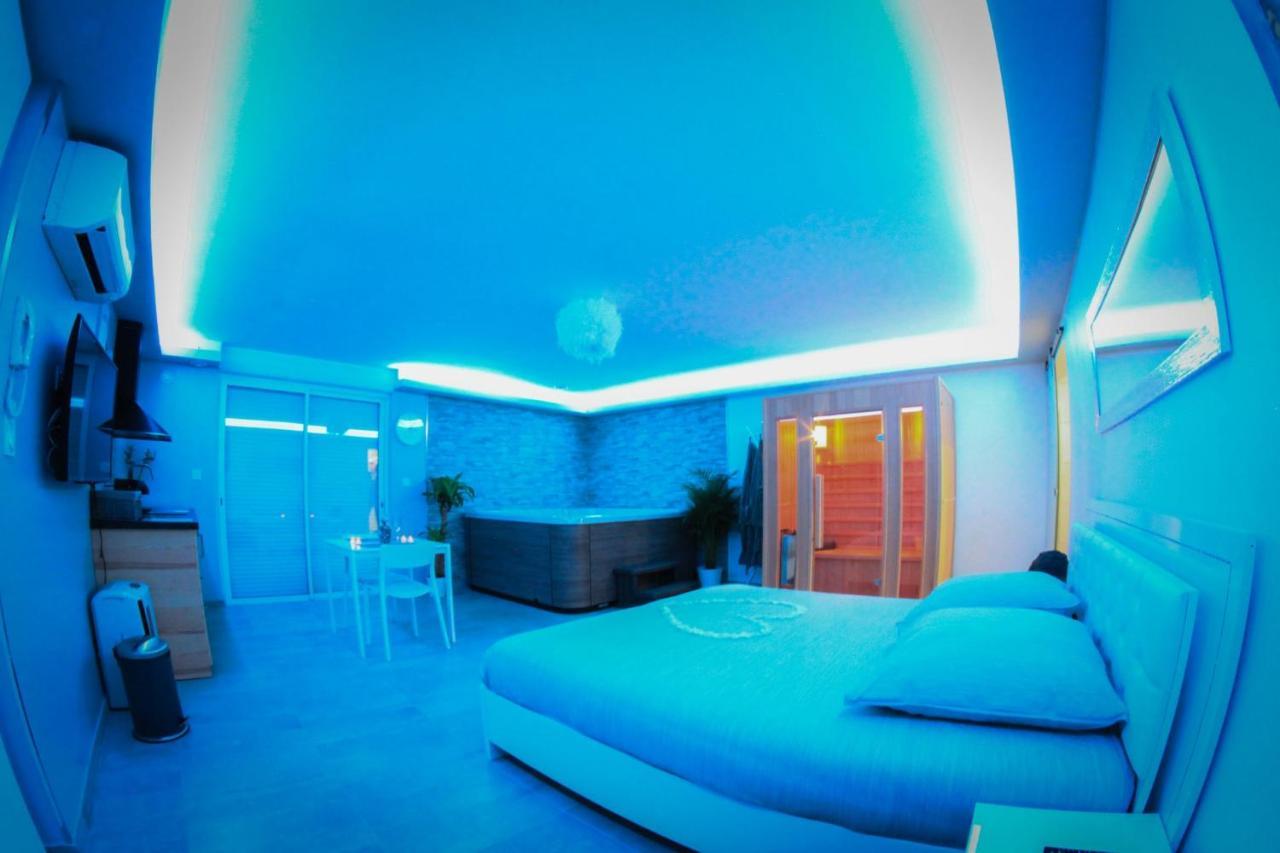 Nuit Vip Spa Sauna Privatif Le Rove Kültér fotó